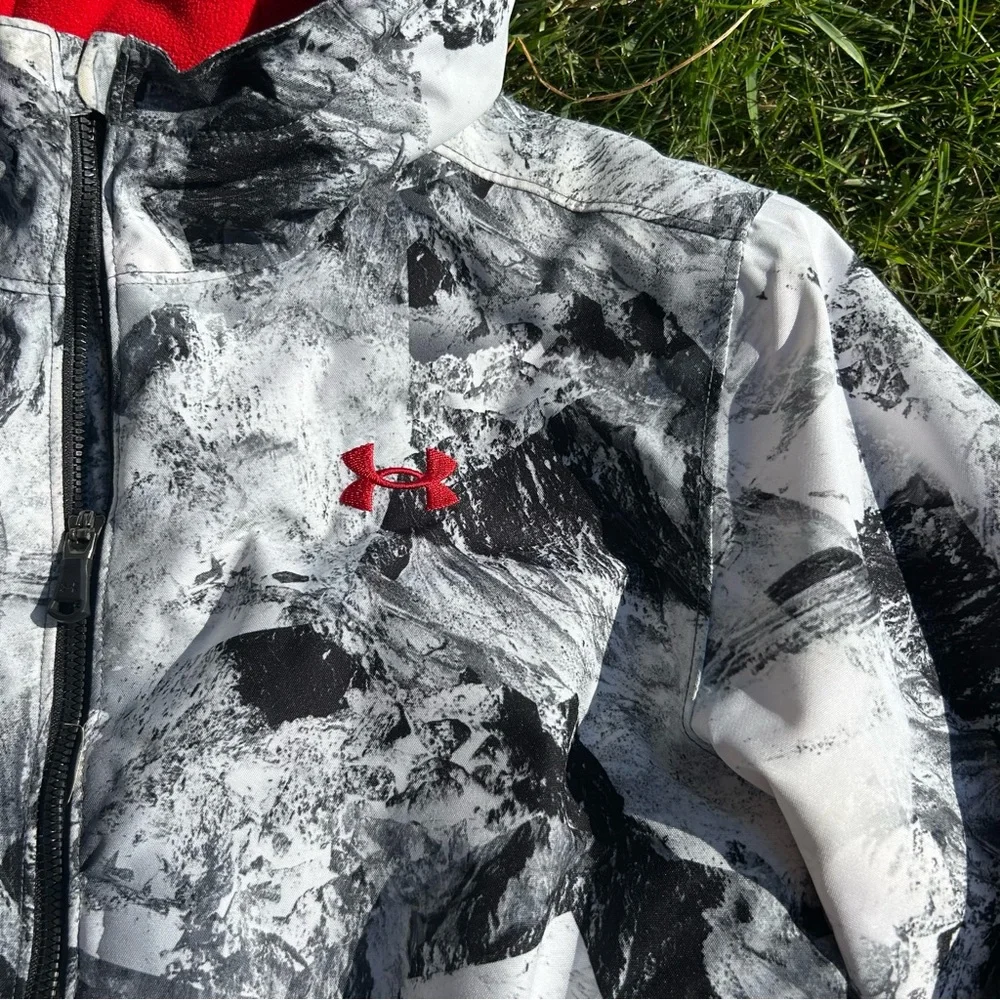 Under Armour UA Storm Winter Jacket Gray, Black, and White Camo Boys Size Large
